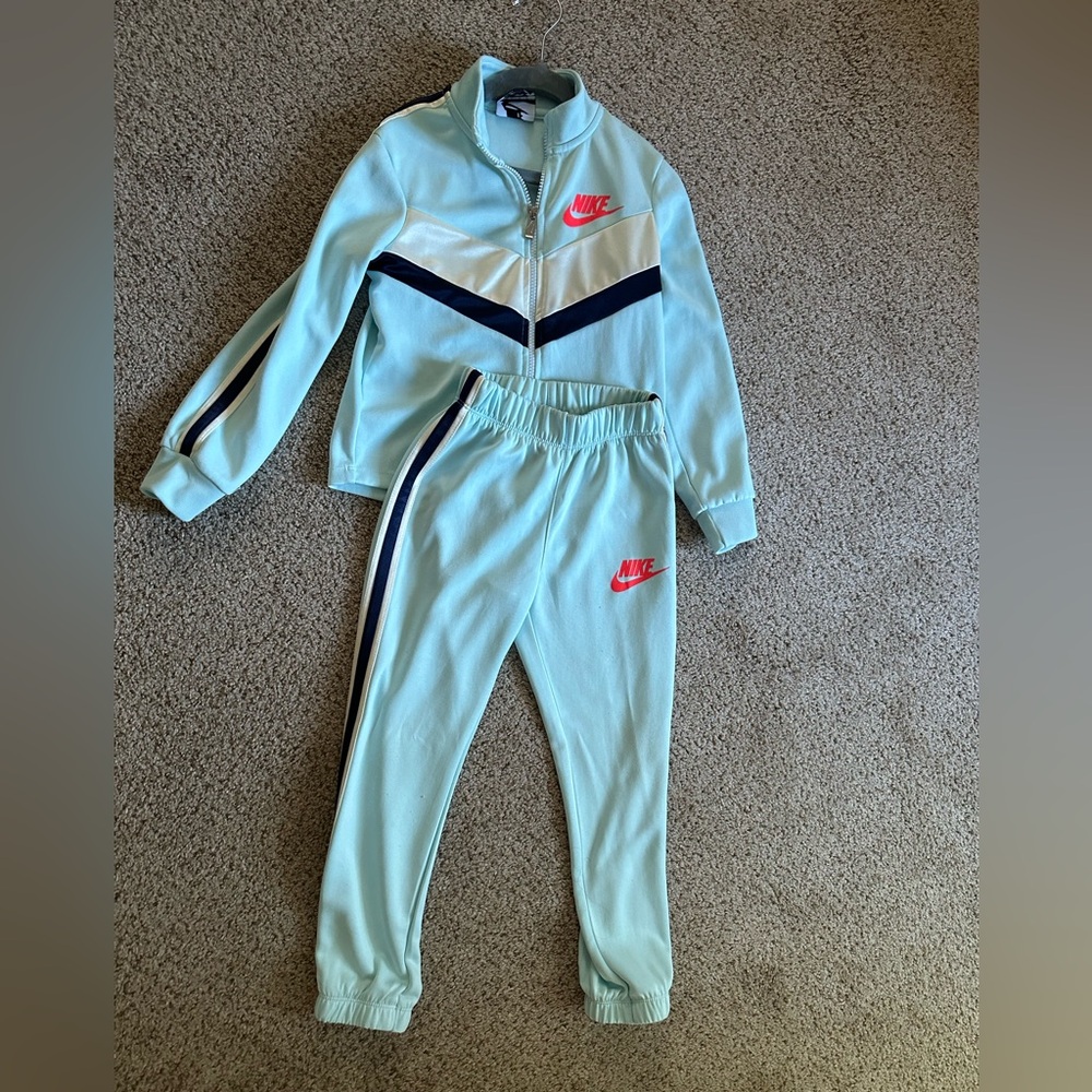 Toddler girl Nike set size 6x